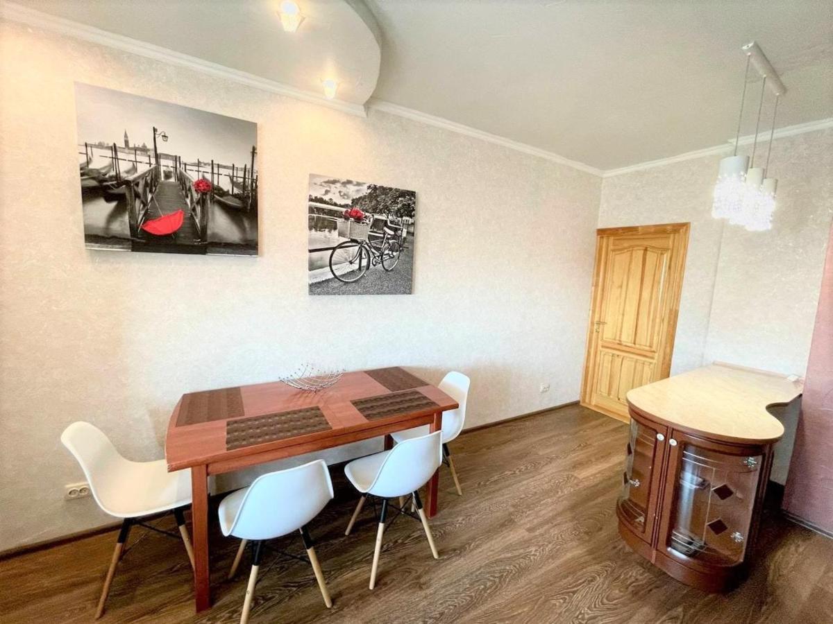 Luxcityapart On Olievskaya Kiev Buitenkant foto